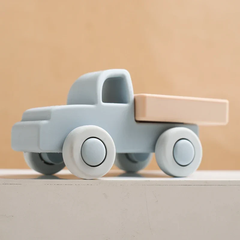 Mini Motion™ – Rullande och bitande - fordonsleksaker av silikon