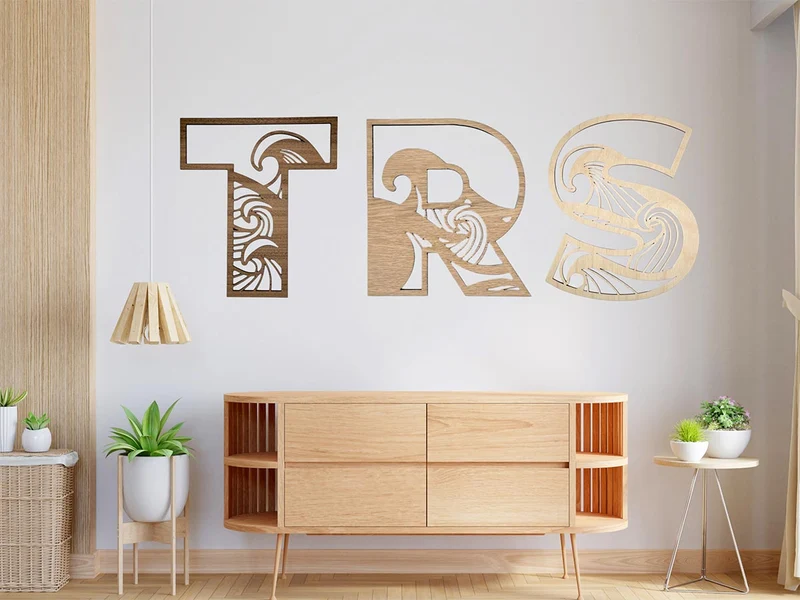 Väggbokstav Wave i trä med graverat namn, 15-30cm