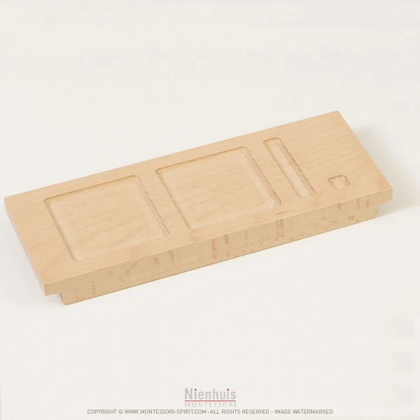 Plateau matériel hiérarchique pour petites pièces