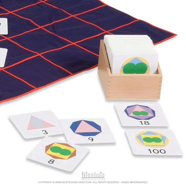 Boite avec grandes cartes