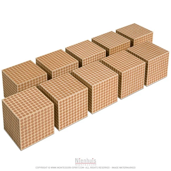 Cubes des milliers en bois x 10