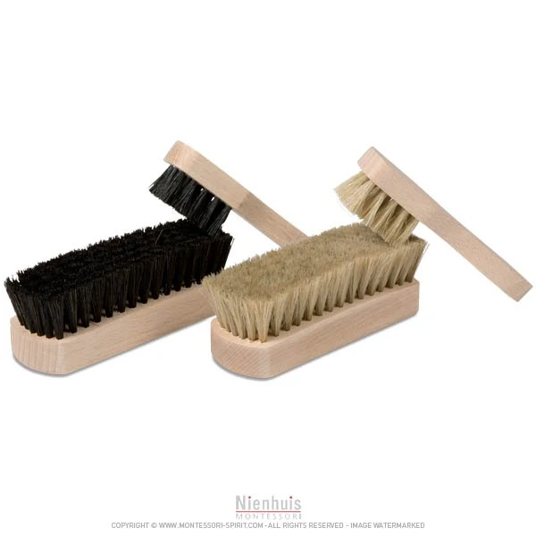 Ensemble de 4 brosses pour chaussures