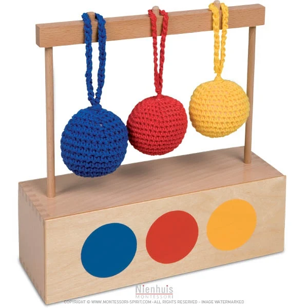 Présentoir à couleur pour 3 balles tricot