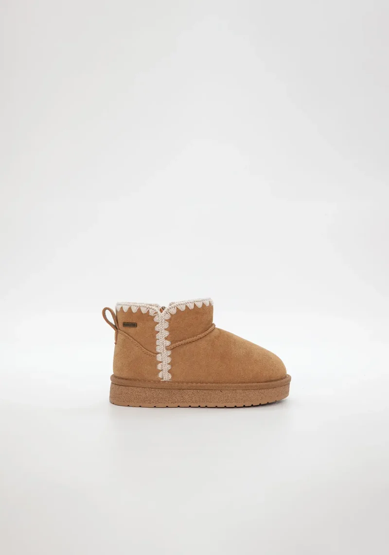 Boots camel