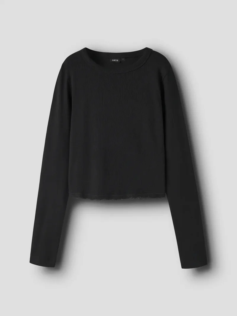 Croppad topp med spets