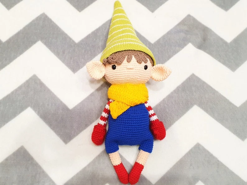 Christmas elf toy crochet in removable hat, scarf and mittens